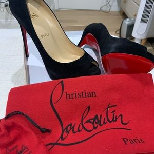 Christian Louboutin New Very Prive velour 37.5